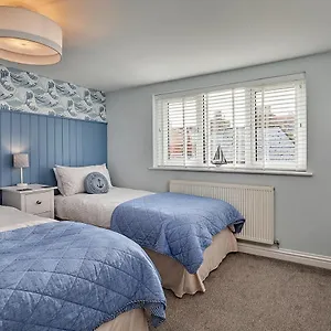 Finest Retreats - Old Salt Loft Apartment Whitby