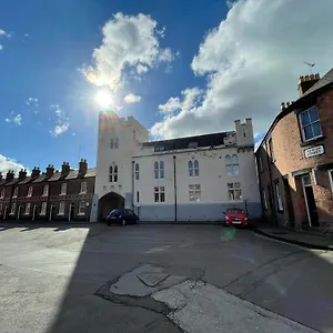  Apartment Stays - Value With Free Parking In The Heart Of
